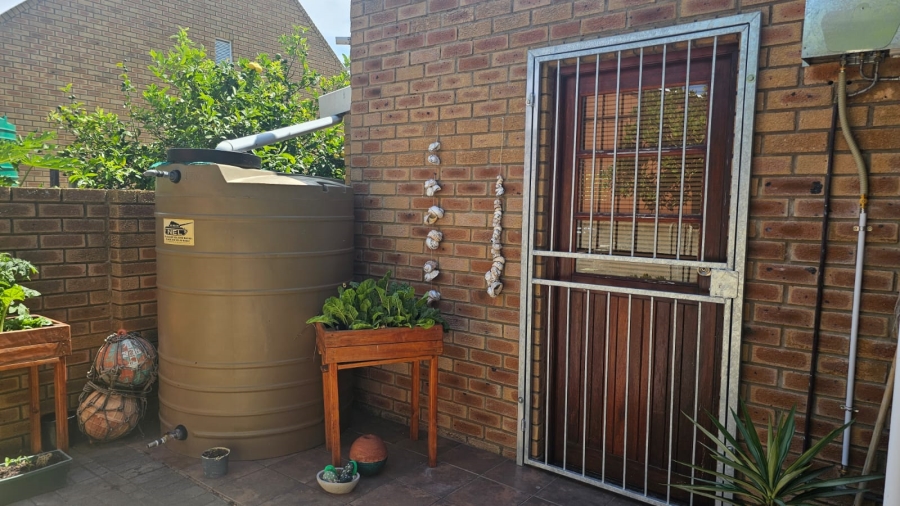 4 Bedroom Property for Sale in Stilbaai Wes Western Cape